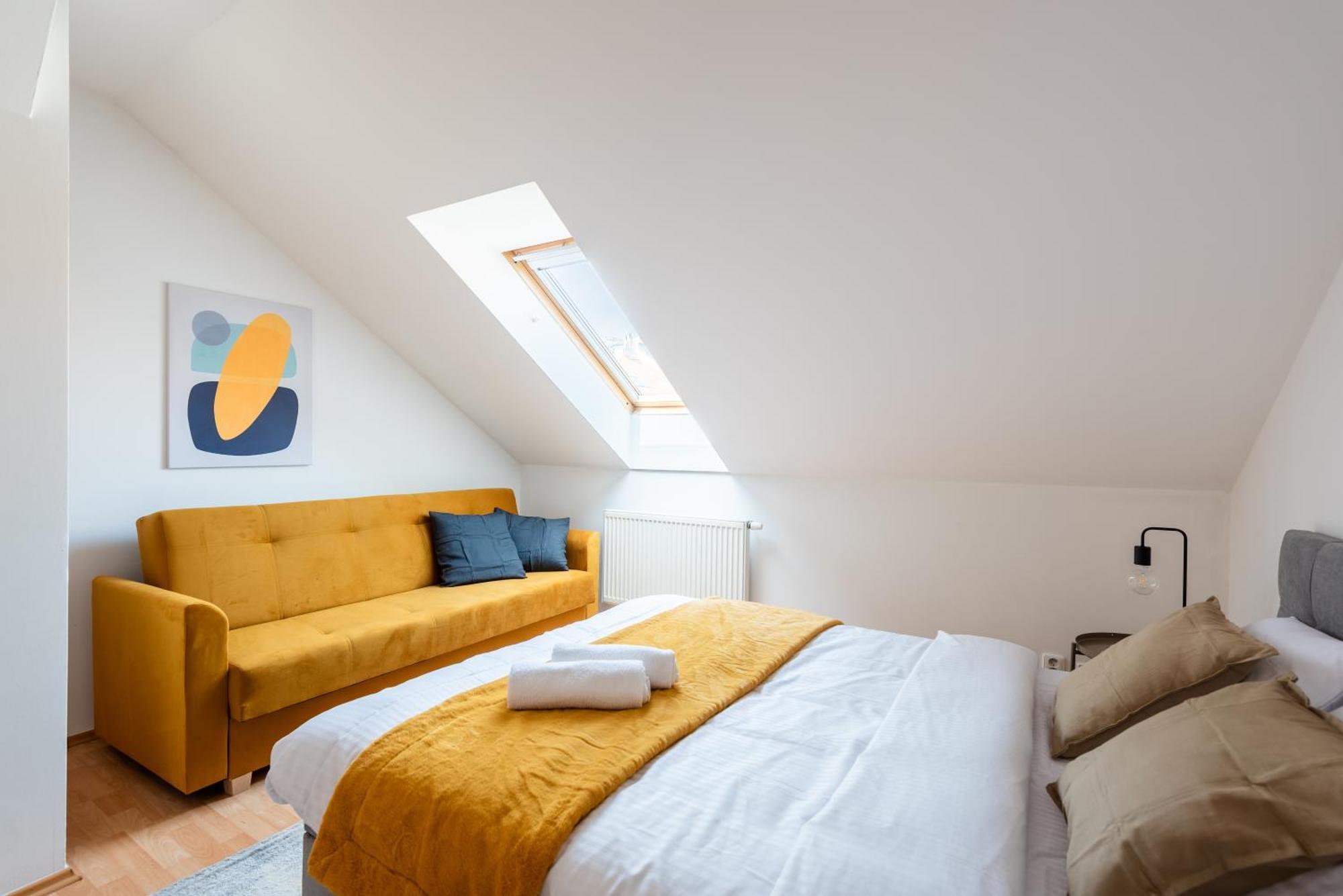 Daire 2-level With Large Balcony Prag